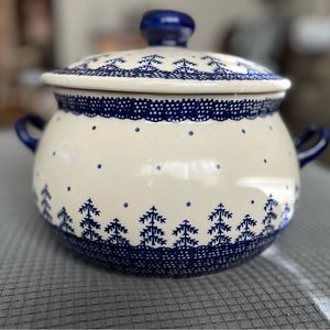 Polish Pottery Large Covered Dutch Oven- Winter Print